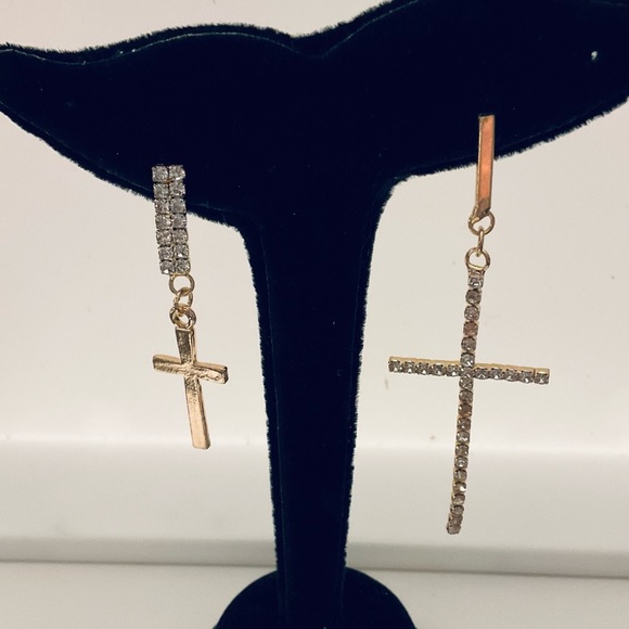 Delicate Divinity Asymmetric Rhinestones crystal Gold Cross Dangling Earrings - Picture 4 of 9